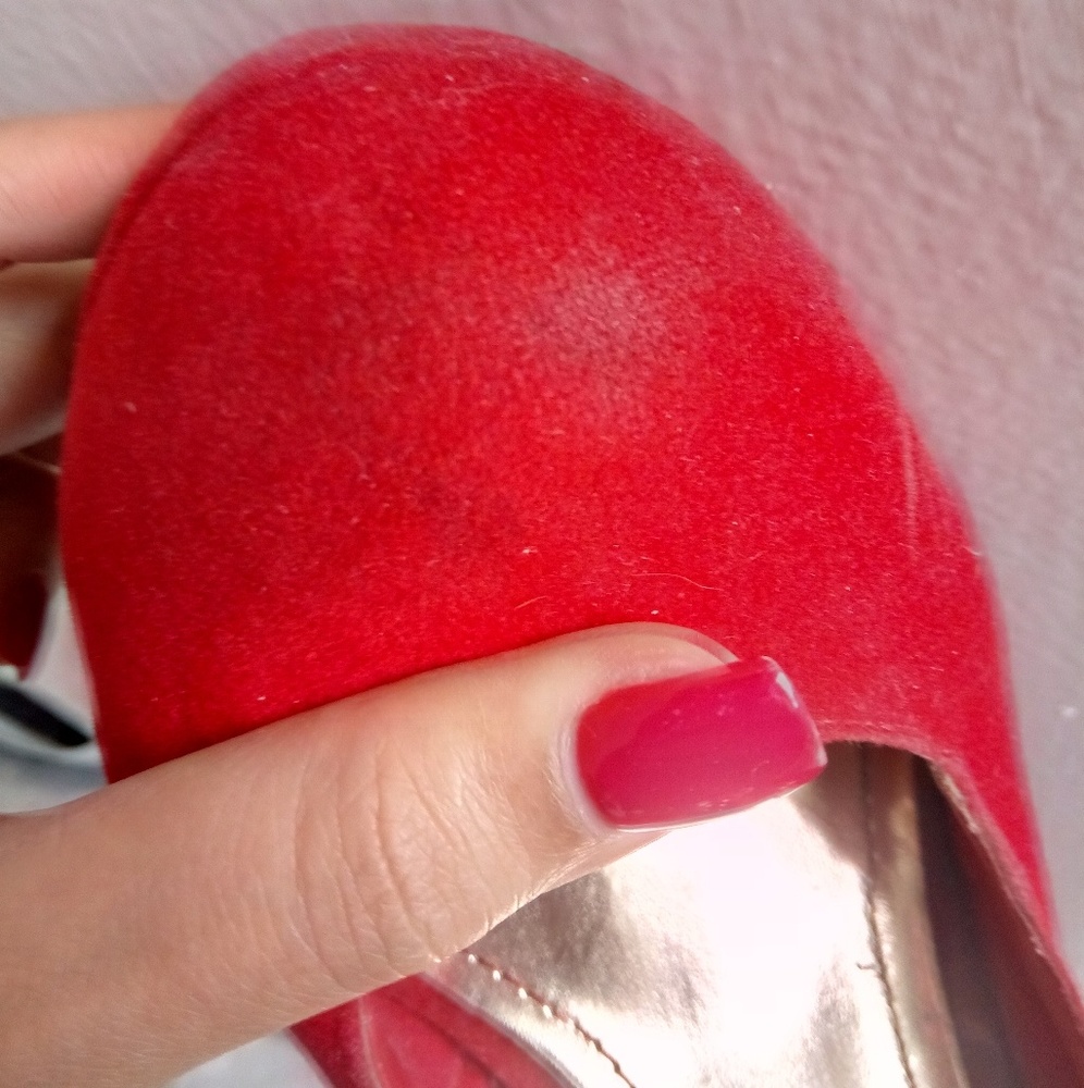 Red pump's - Picture 2 of 4